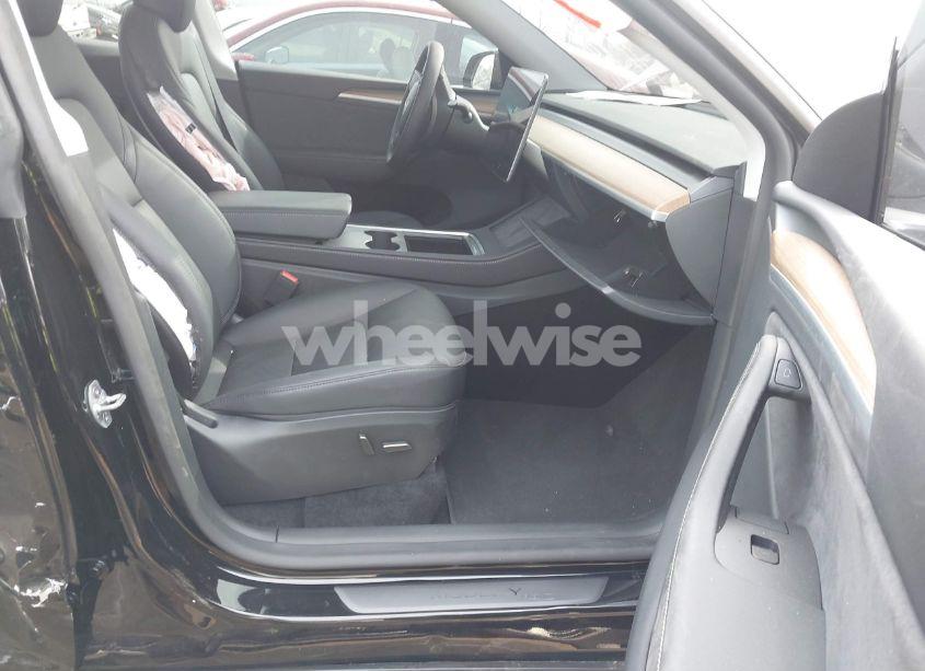 Photo 5 of 2025 Tesla Model Y LONG RANGE DUAL MOTOR ALL-WHEEL DRIVE (VIN 7SAYGDEE2SA351944)