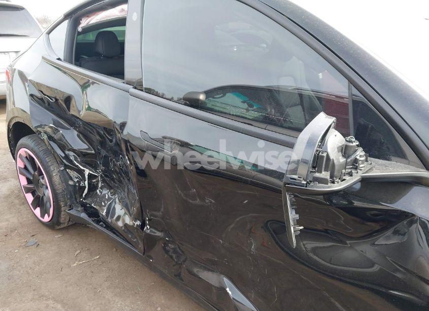 Photo 6 of 2025 Tesla Model Y LONG RANGE DUAL MOTOR ALL-WHEEL DRIVE (VIN 7SAYGDEE2SA351944)