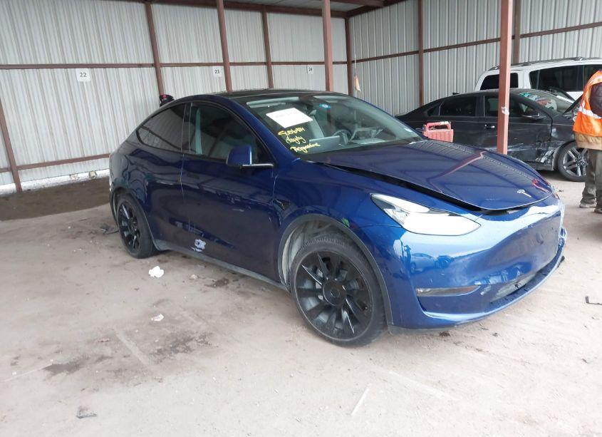 2022 Tesla Model Y LONG RANGE DUAL MOTOR ALL-WHEEL DRIVE (VIN 7SAYGDEE3NA001744) main photo