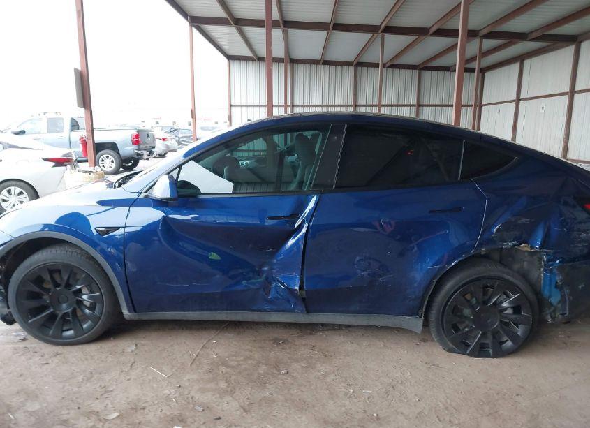 Photo 14 of 2022 Tesla Model Y LONG RANGE DUAL MOTOR ALL-WHEEL DRIVE (VIN 7SAYGDEE3NA001744)