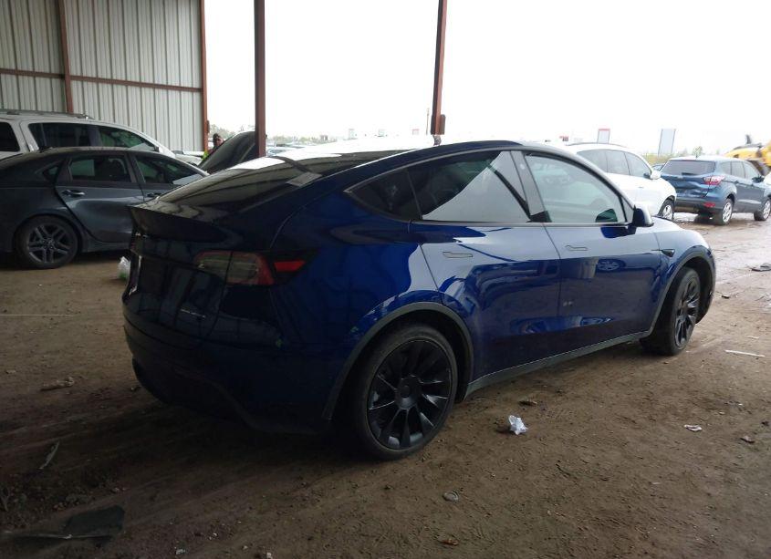 Photo 4 of 2022 Tesla Model Y LONG RANGE DUAL MOTOR ALL-WHEEL DRIVE (VIN 7SAYGDEE3NA001744)