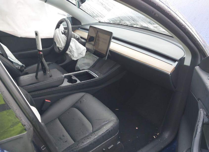 Photo 5 of 2022 Tesla Model Y LONG RANGE DUAL MOTOR ALL-WHEEL DRIVE (VIN 7SAYGDEE3NA007432)