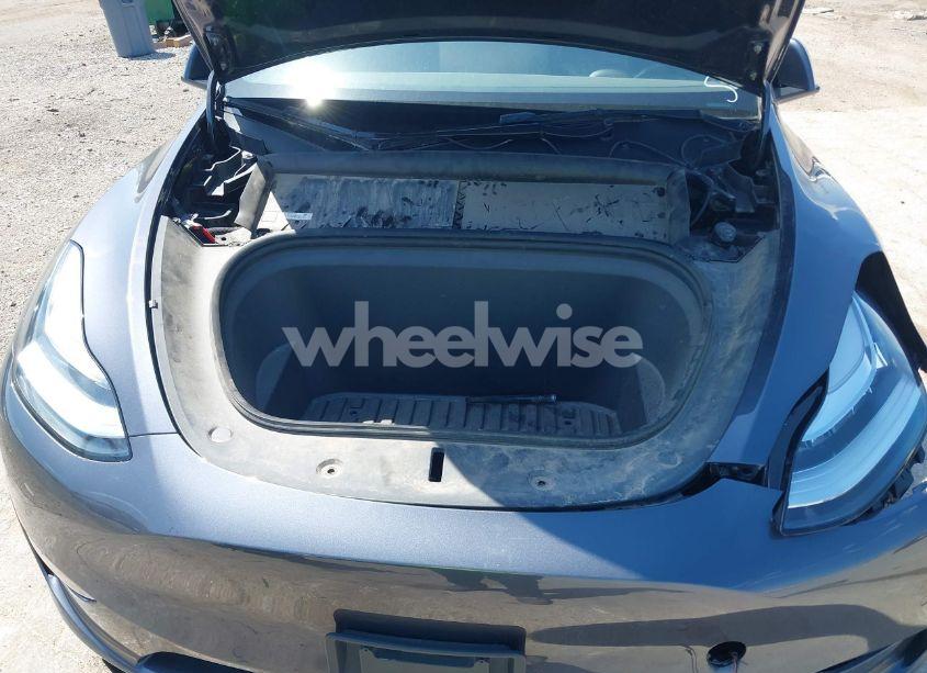 Photo 10 of 2022 Tesla Model Y LONG RANGE DUAL MOTOR ALL-WHEEL DRIVE (VIN 7SAYGDEE3NA007737)