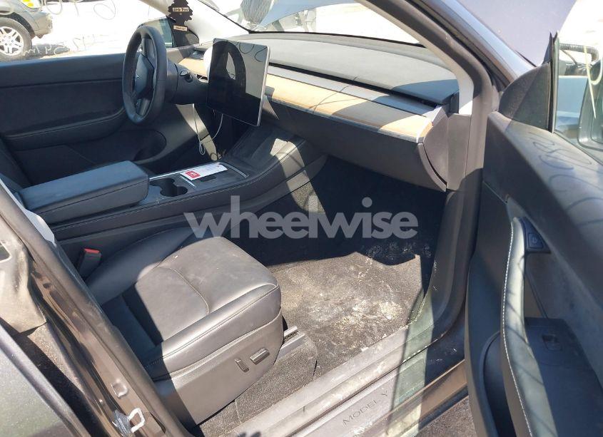 Photo 5 of 2022 Tesla Model Y LONG RANGE DUAL MOTOR ALL-WHEEL DRIVE (VIN 7SAYGDEE3NA007737)