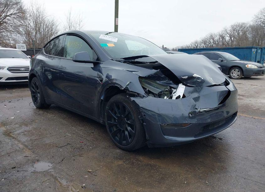 2022 Tesla Model Y LONG RANGE DUAL MOTOR ALL-WHEEL DRIVE (VIN 7SAYGDEE3NA018379) main photo