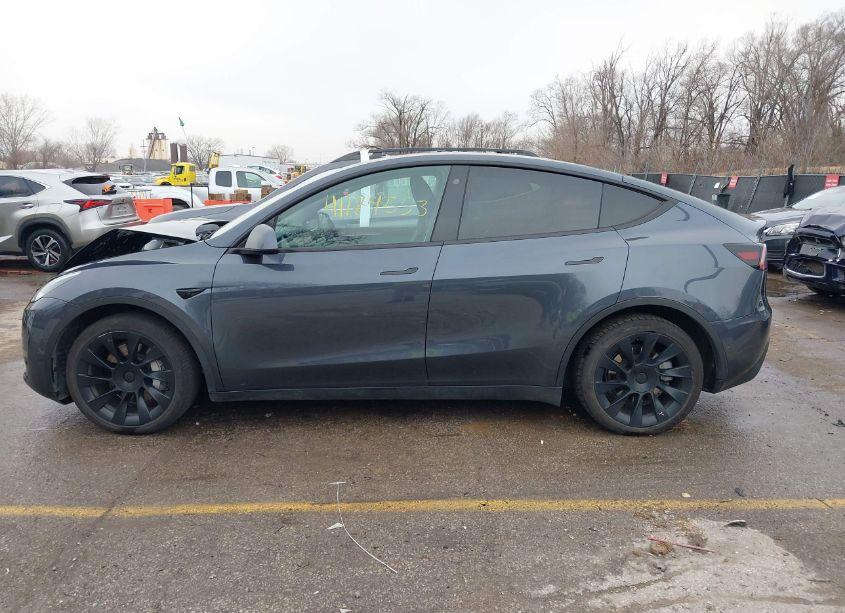 Photo 14 of 2022 Tesla Model Y LONG RANGE DUAL MOTOR ALL-WHEEL DRIVE (VIN 7SAYGDEE3NA018379)