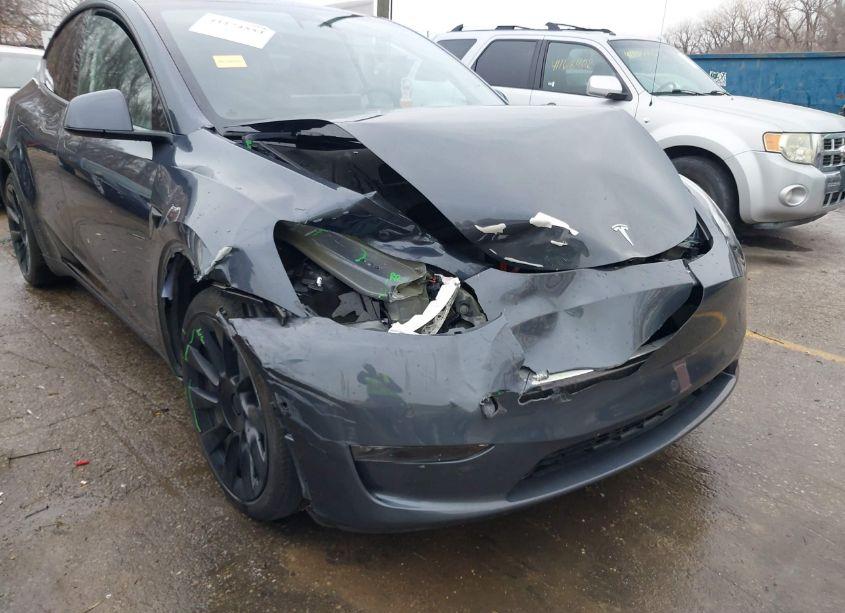 Photo 6 of 2022 Tesla Model Y LONG RANGE DUAL MOTOR ALL-WHEEL DRIVE (VIN 7SAYGDEE3NA018379)