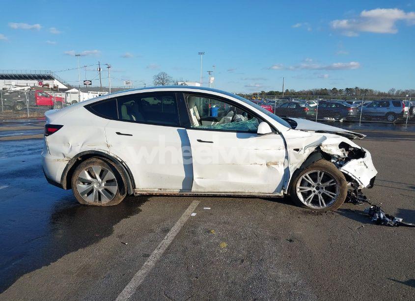Photo 12 of 2022 Tesla Model Y LONG RANGE DUAL MOTOR ALL-WHEEL DRIVE (VIN 7SAYGDEE3NF331645)