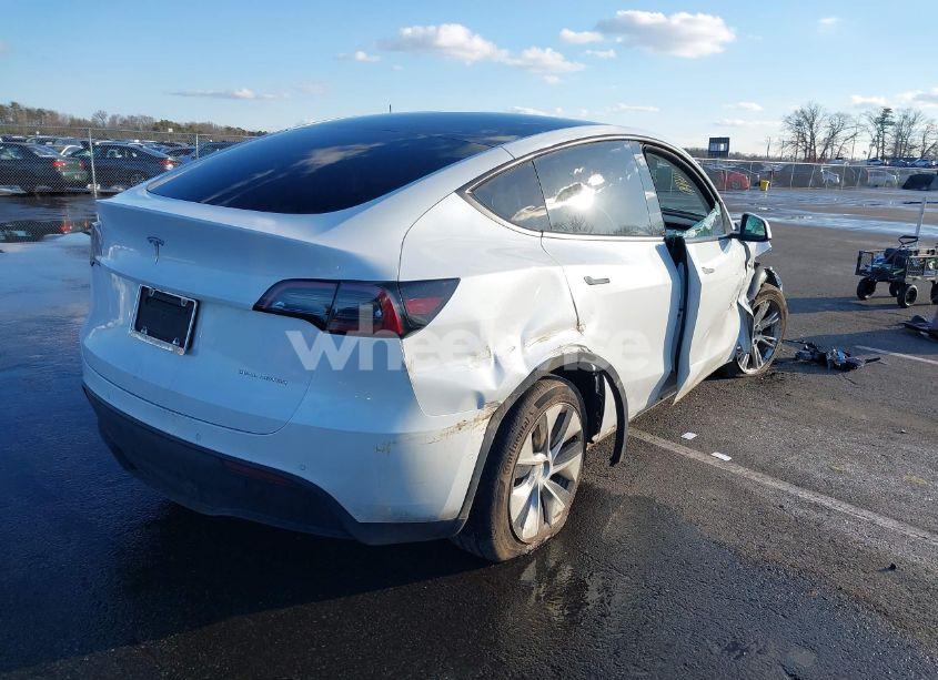 Photo 4 of 2022 Tesla Model Y LONG RANGE DUAL MOTOR ALL-WHEEL DRIVE (VIN 7SAYGDEE3NF331645)