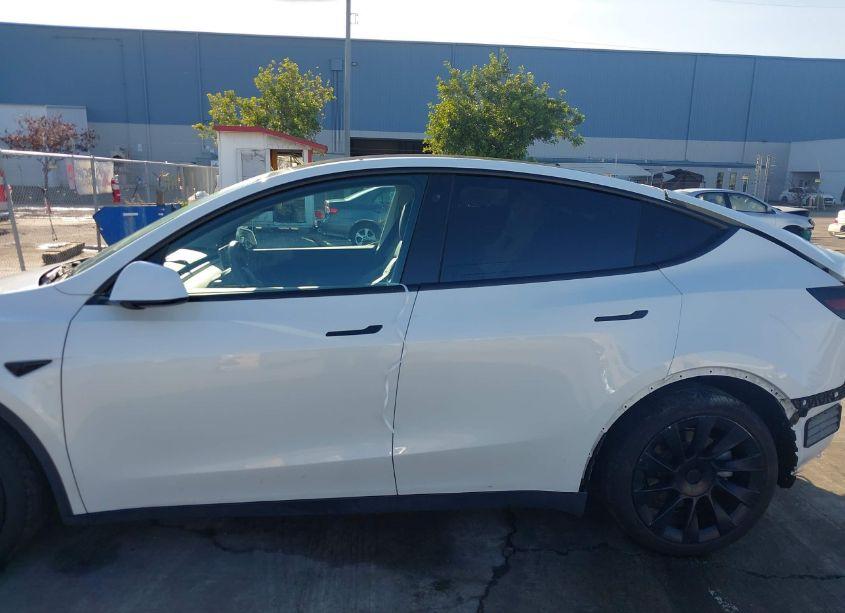 Photo 15 of 2022 Tesla Model Y LONG RANGE DUAL MOTOR ALL-WHEEL DRIVE (VIN 7SAYGDEE3NF347201)