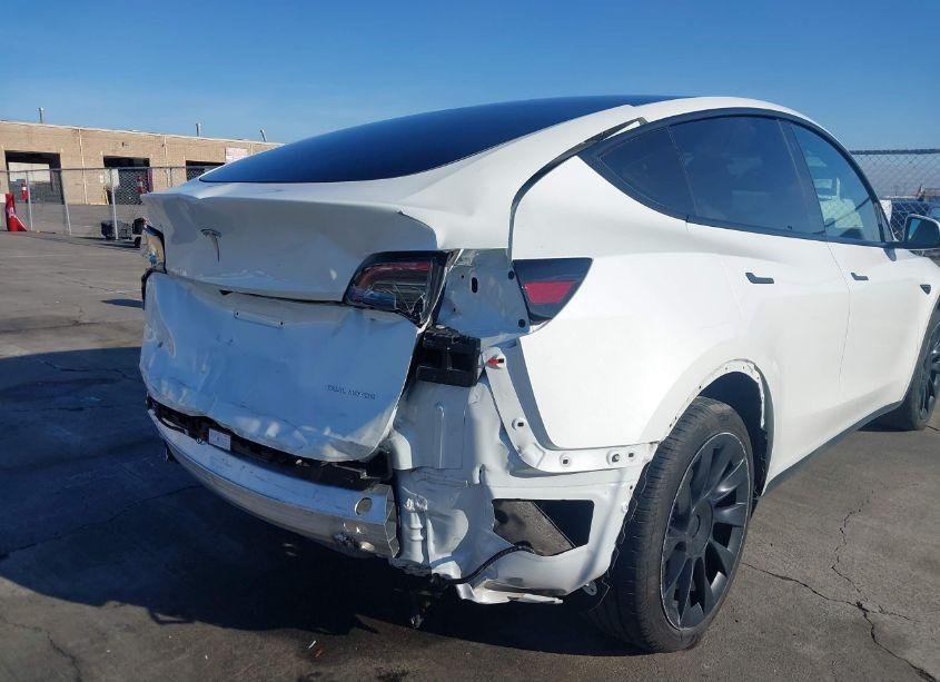 Photo 20 of 2022 Tesla Model Y LONG RANGE DUAL MOTOR ALL-WHEEL DRIVE (VIN 7SAYGDEE3NF347201)