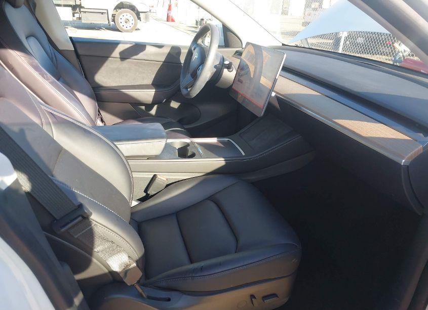 Photo 5 of 2022 Tesla Model Y LONG RANGE DUAL MOTOR ALL-WHEEL DRIVE (VIN 7SAYGDEE3NF347201)