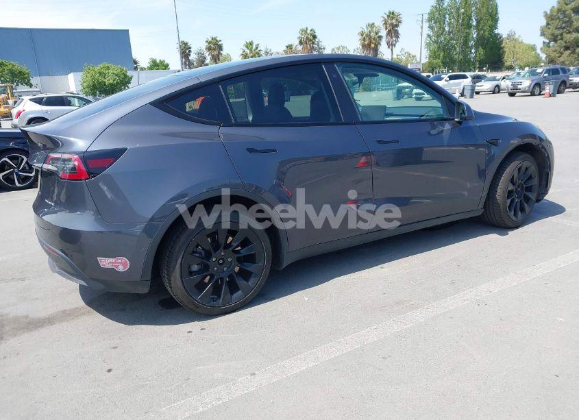 Photo 4 of 2022 Tesla Model Y LONG RANGE DUAL MOTOR ALL-WHEEL DRIVE (VIN 7SAYGDEE3NF422205)