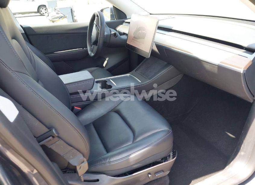 Photo 5 of 2022 Tesla Model Y LONG RANGE DUAL MOTOR ALL-WHEEL DRIVE (VIN 7SAYGDEE3NF422205)