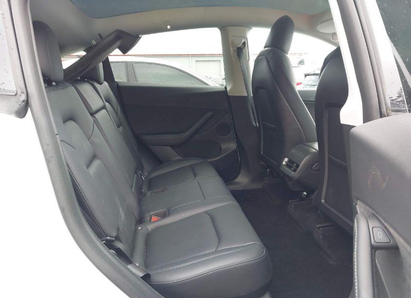 Photo 8 of 2022 Tesla Model Y LONG RANGE DUAL MOTOR ALL-WHEEL DRIVE (VIN 7SAYGDEE3NF428795)