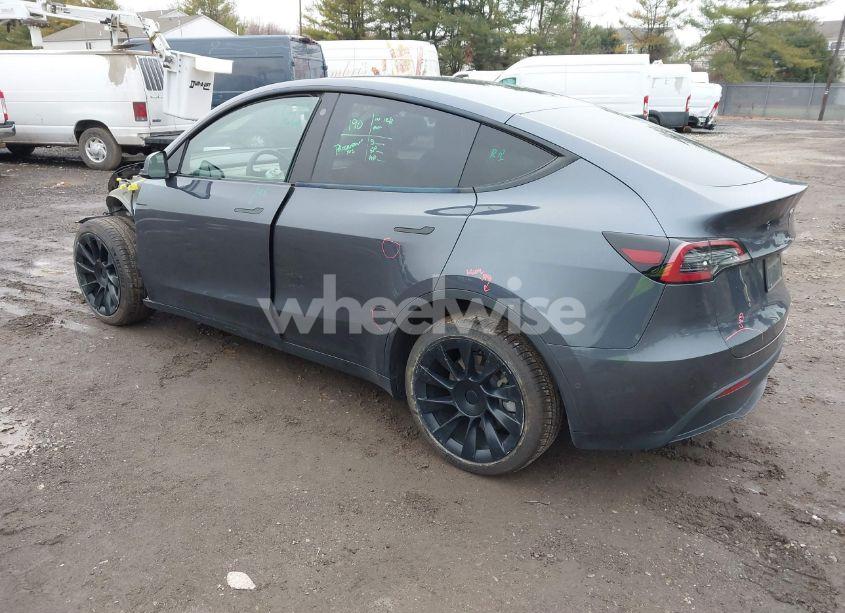 Photo 3 of 2022 Tesla Model Y LONG RANGE DUAL MOTOR ALL-WHEEL DRIVE (VIN 7SAYGDEE3NF455642)