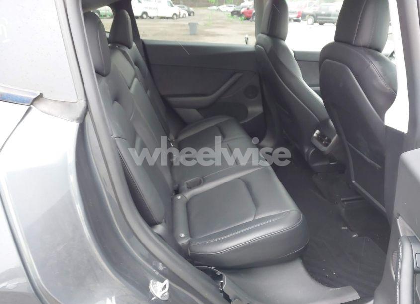 Photo 8 of 2022 Tesla Model Y LONG RANGE DUAL MOTOR ALL-WHEEL DRIVE (VIN 7SAYGDEE3NF455642)