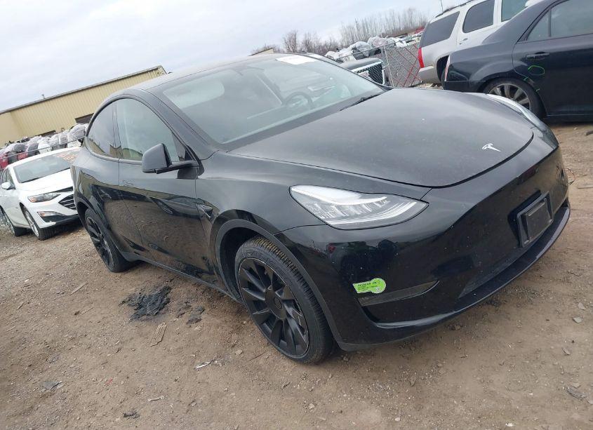 2023 Tesla Model Y AWD/LONG RANGE DUAL MOTOR ALL-WHEEL DRIVE (VIN 7SAYGDEE3PA042779) main photo