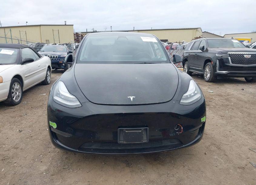 Photo 11 of 2023 Tesla Model Y AWD/LONG RANGE DUAL MOTOR ALL-WHEEL DRIVE (VIN 7SAYGDEE3PA042779)
