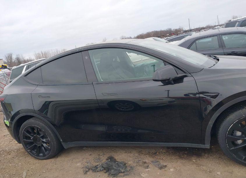Photo 12 of 2023 Tesla Model Y AWD/LONG RANGE DUAL MOTOR ALL-WHEEL DRIVE (VIN 7SAYGDEE3PA042779)