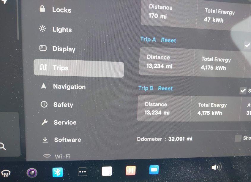 Photo 7 of 2023 Tesla Model Y AWD/LONG RANGE DUAL MOTOR ALL-WHEEL DRIVE (VIN 7SAYGDEE3PA042779)