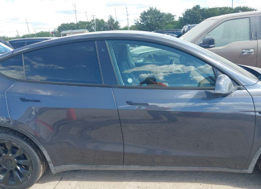 Photo 13 of 2023 Tesla Model Y AWD/LONG RANGE DUAL MOTOR ALL-WHEEL DRIVE (VIN 7SAYGDEE3PA050610)