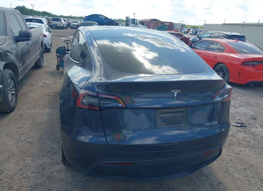 Photo 16 of 2023 Tesla Model Y AWD/LONG RANGE DUAL MOTOR ALL-WHEEL DRIVE (VIN 7SAYGDEE3PA050610)