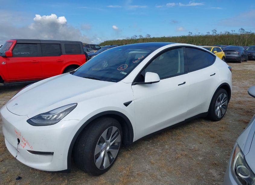 Photo 13 of 2023 Tesla Model Y AWD/LONG RANGE DUAL MOTOR ALL-WHEEL DRIVE (VIN 7SAYGDEE3PA085924)
