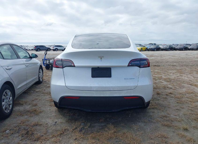 Photo 15 of 2023 Tesla Model Y AWD/LONG RANGE DUAL MOTOR ALL-WHEEL DRIVE (VIN 7SAYGDEE3PA085924)