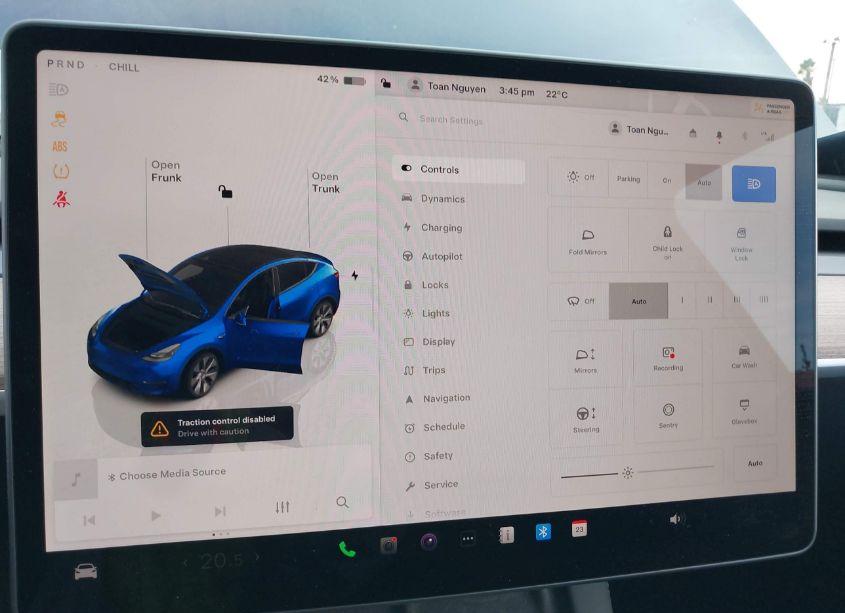 Photo 18 of 2023 Tesla Model Y AWD/LONG RANGE DUAL MOTOR ALL-WHEEL DRIVE (VIN 7SAYGDEE3PA116752)