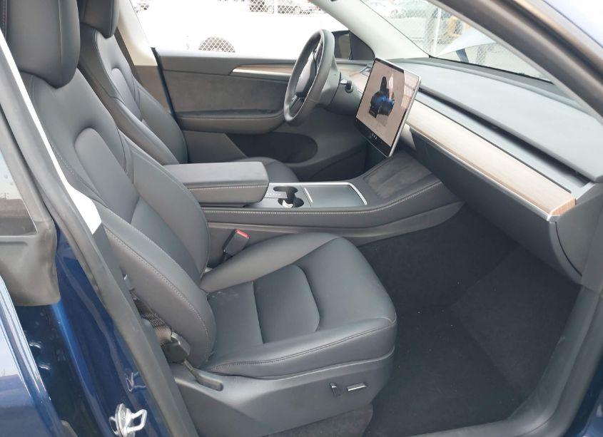 Photo 5 of 2023 Tesla Model Y AWD/LONG RANGE DUAL MOTOR ALL-WHEEL DRIVE (VIN 7SAYGDEE3PA116752)