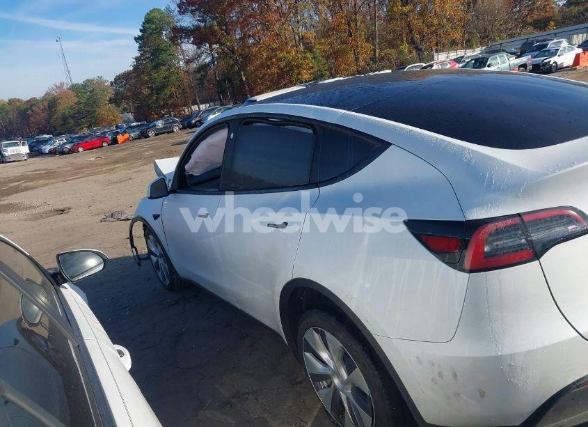 Photo 14 of 2023 Tesla Model Y AWD/LONG RANGE DUAL MOTOR ALL-WHEEL DRIVE (VIN 7SAYGDEE3PA130666)