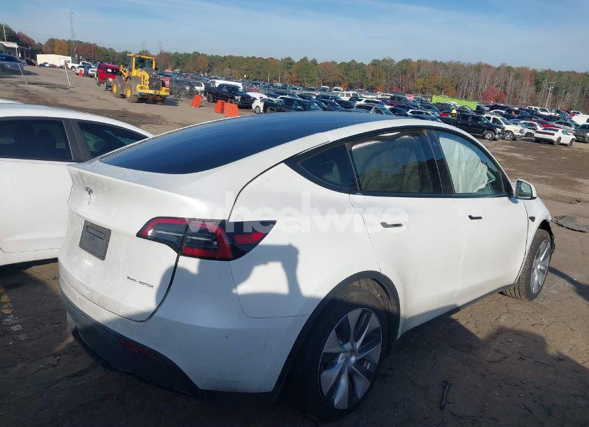 Photo 4 of 2023 Tesla Model Y AWD/LONG RANGE DUAL MOTOR ALL-WHEEL DRIVE (VIN 7SAYGDEE3PA130666)