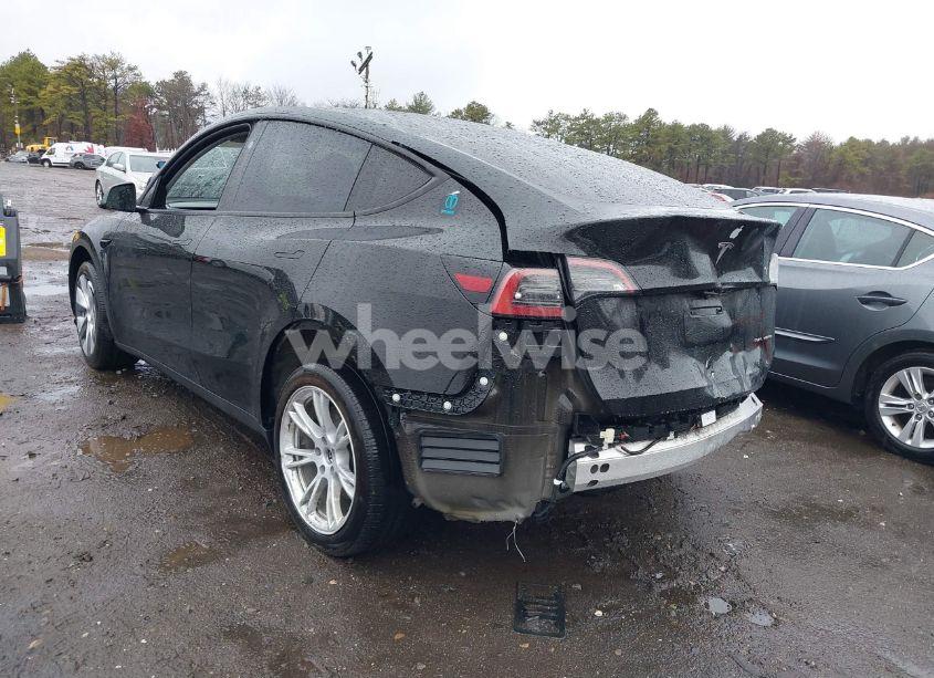 Photo 3 of 2023 Tesla Model Y AWD/LONG RANGE DUAL MOTOR ALL-WHEEL DRIVE (VIN 7SAYGDEE3PA173582)