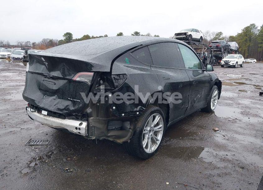 Photo 4 of 2023 Tesla Model Y AWD/LONG RANGE DUAL MOTOR ALL-WHEEL DRIVE (VIN 7SAYGDEE3PA173582)
