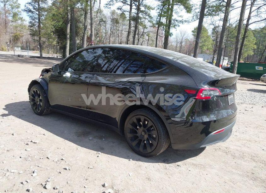 Photo 3 of 2023 Tesla Model Y AWD/LONG RANGE DUAL MOTOR ALL-WHEEL DRIVE (VIN 7SAYGDEE3PA193363)