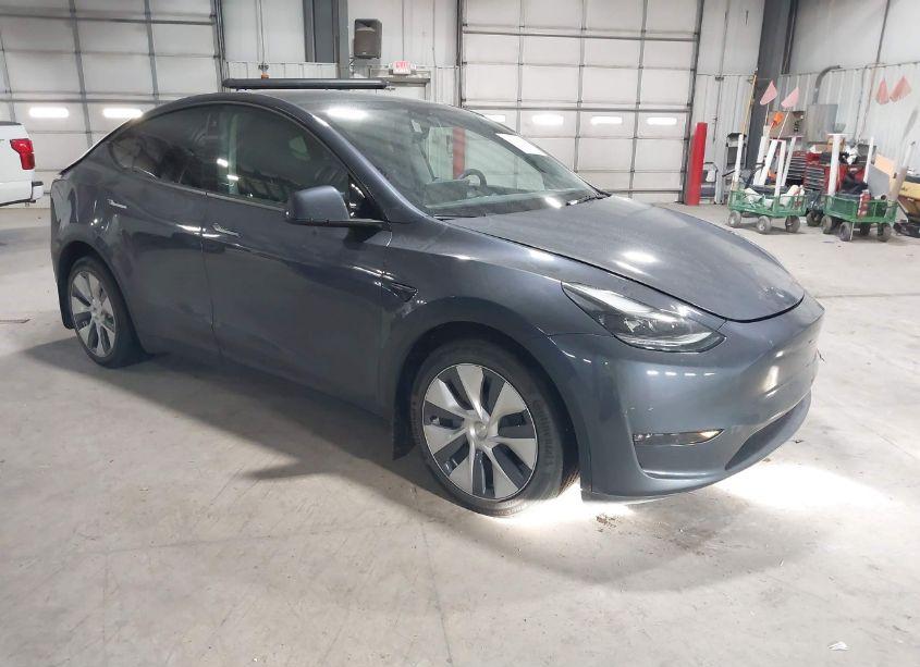 2023 Tesla Model Y AWD/LONG RANGE DUAL MOTOR ALL-WHEEL DRIVE (VIN 7SAYGDEE3PF715864) main photo