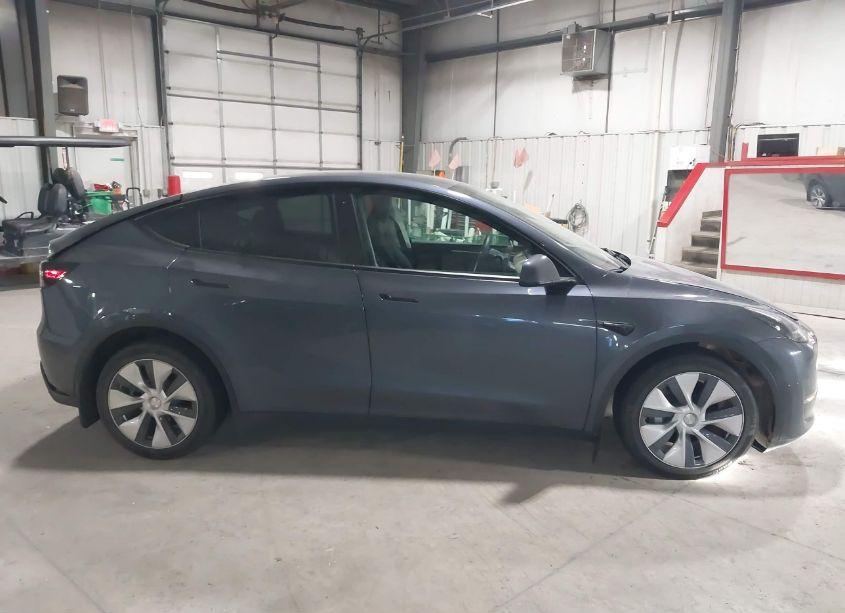 Photo 13 of 2023 Tesla Model Y AWD/LONG RANGE DUAL MOTOR ALL-WHEEL DRIVE (VIN 7SAYGDEE3PF715864)