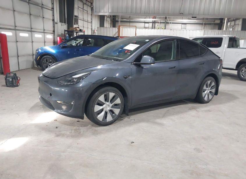 Photo 2 of 2023 Tesla Model Y AWD/LONG RANGE DUAL MOTOR ALL-WHEEL DRIVE (VIN 7SAYGDEE3PF715864)