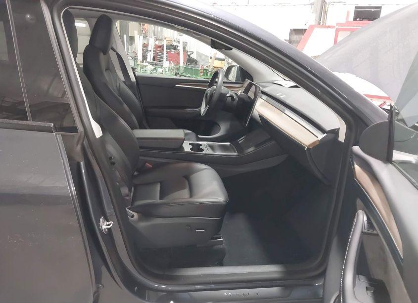 Photo 5 of 2023 Tesla Model Y AWD/LONG RANGE DUAL MOTOR ALL-WHEEL DRIVE (VIN 7SAYGDEE3PF715864)