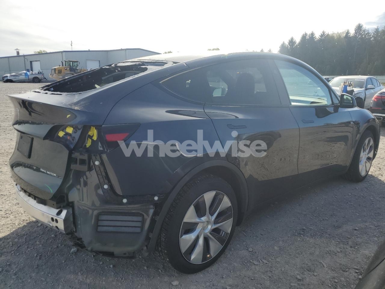 Photo 3 of 2024 TESLA MODEL Y (VIN 7SAYGDEE3RA218426)