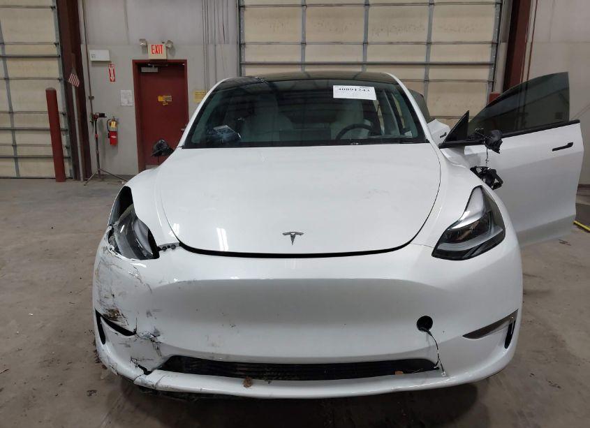 Photo 13 of 2024 Tesla Model Y LONG RANGE DUAL MOTOR ALL-WHEEL DRIVE (VIN 7SAYGDEE3RA301337)