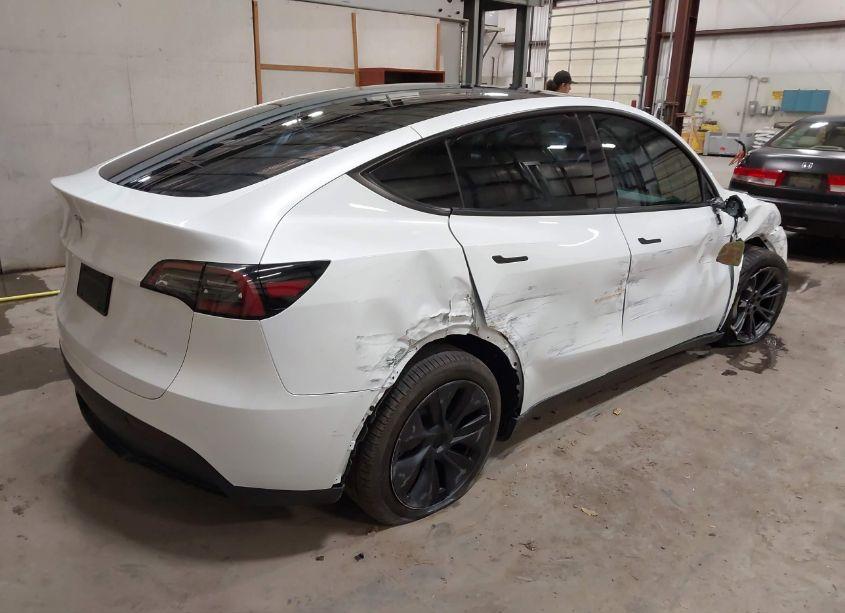 Photo 4 of 2024 Tesla Model Y LONG RANGE DUAL MOTOR ALL-WHEEL DRIVE (VIN 7SAYGDEE3RA301337)