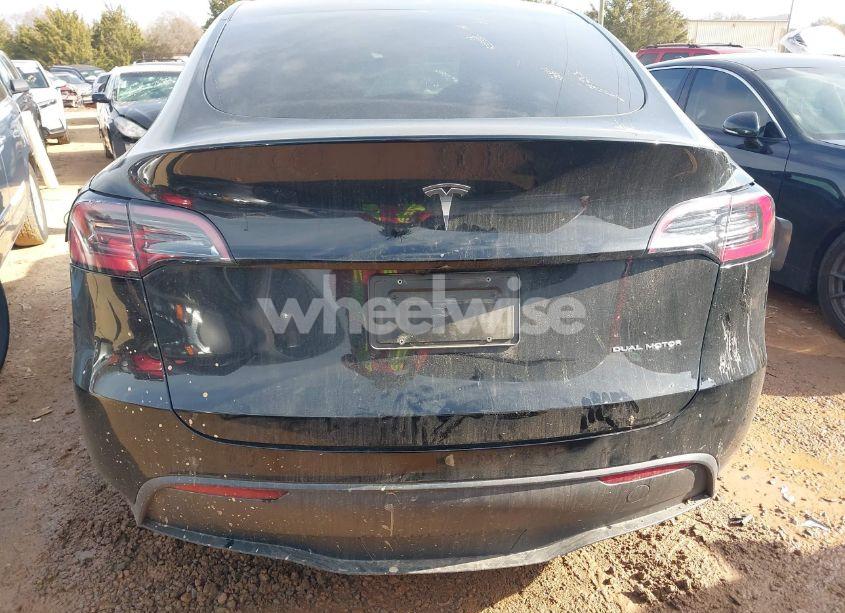 Photo 16 of 2024 Tesla Model Y LONG RANGE DUAL MOTOR ALL-WHEEL DRIVE (VIN 7SAYGDEE3RA329560)