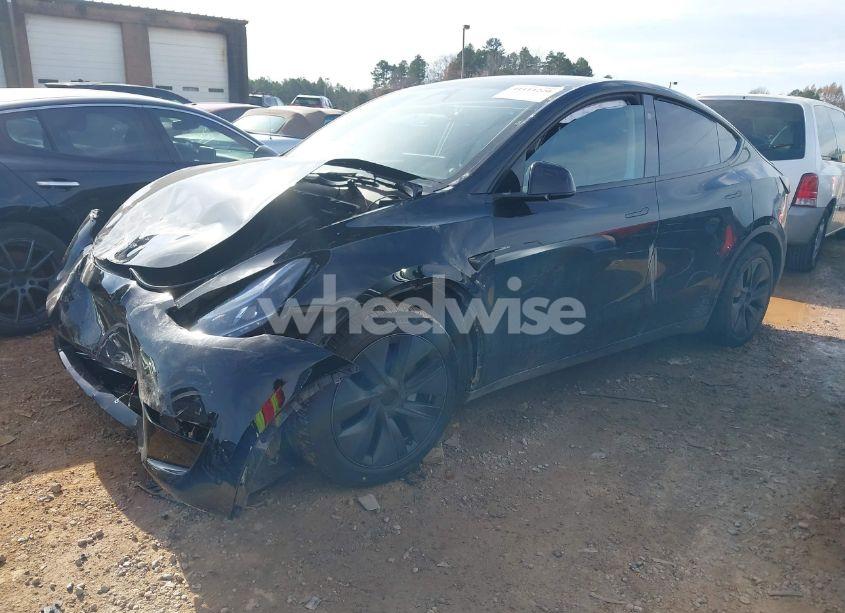 Photo 2 of 2024 Tesla Model Y LONG RANGE DUAL MOTOR ALL-WHEEL DRIVE (VIN 7SAYGDEE3RA329560)