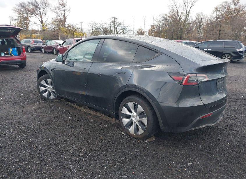 Photo 3 of 2024 Tesla Model Y LONG RANGE DUAL MOTOR ALL-WHEEL DRIVE (VIN 7SAYGDEE3RF033716)