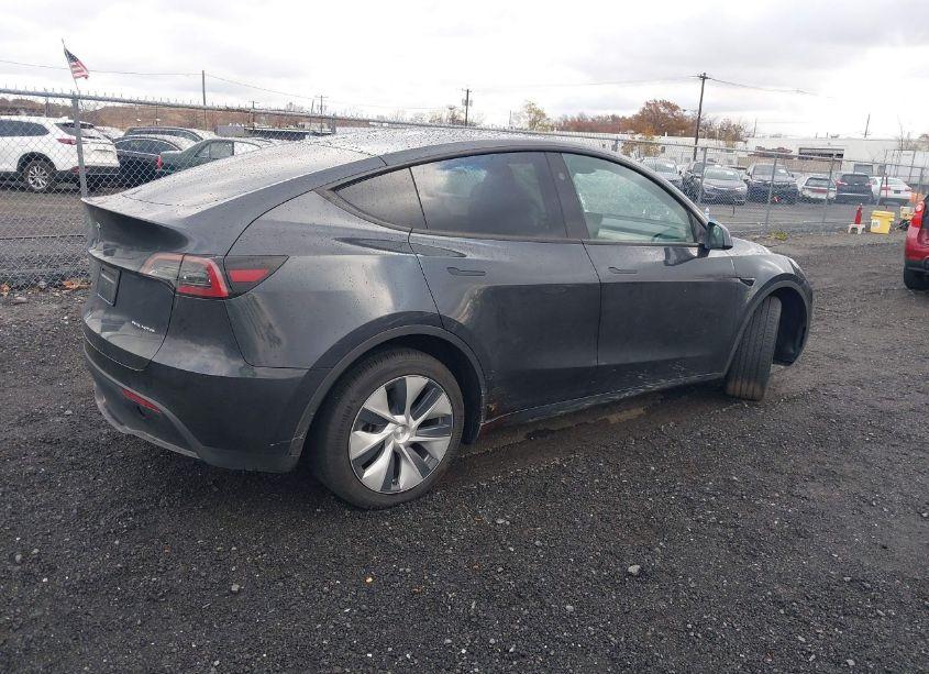 Photo 4 of 2024 Tesla Model Y LONG RANGE DUAL MOTOR ALL-WHEEL DRIVE (VIN 7SAYGDEE3RF033716)