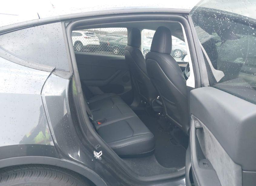Photo 8 of 2024 Tesla Model Y LONG RANGE DUAL MOTOR ALL-WHEEL DRIVE (VIN 7SAYGDEE3RF033716)