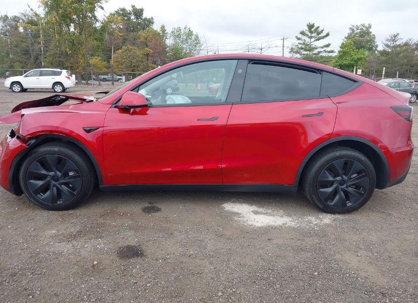 Photo 14 of 2024 Tesla Model Y LONG RANGE DUAL MOTOR ALL-WHEEL DRIVE (VIN 7SAYGDEE3RF152611)