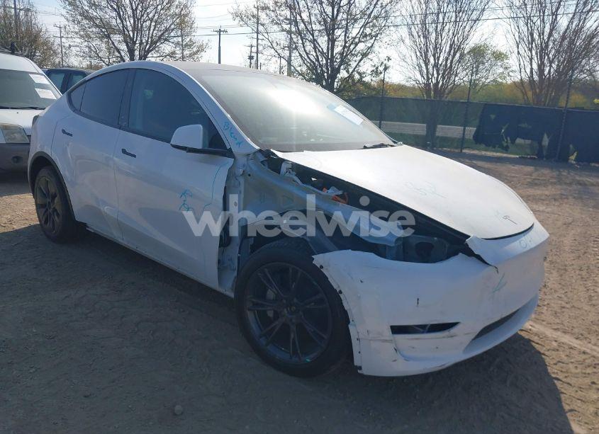 2025 Tesla Model Y LONG RANGE DUAL MOTOR ALL-WHEEL DRIVE (VIN 7SAYGDEE3SA359986) main photo